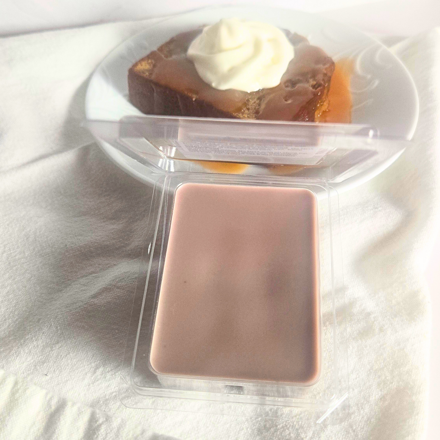 Spiced Caramel Cake Soy Wax Melts – Warm Dessert Scent 2.25 oz (64 g)