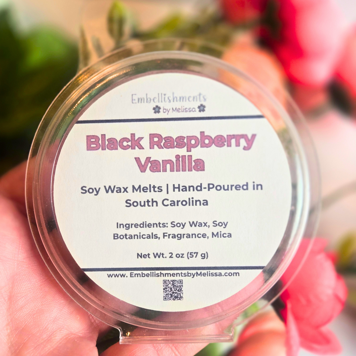 Cotton candy-scented soy wax melts in soft pink and blue colors.