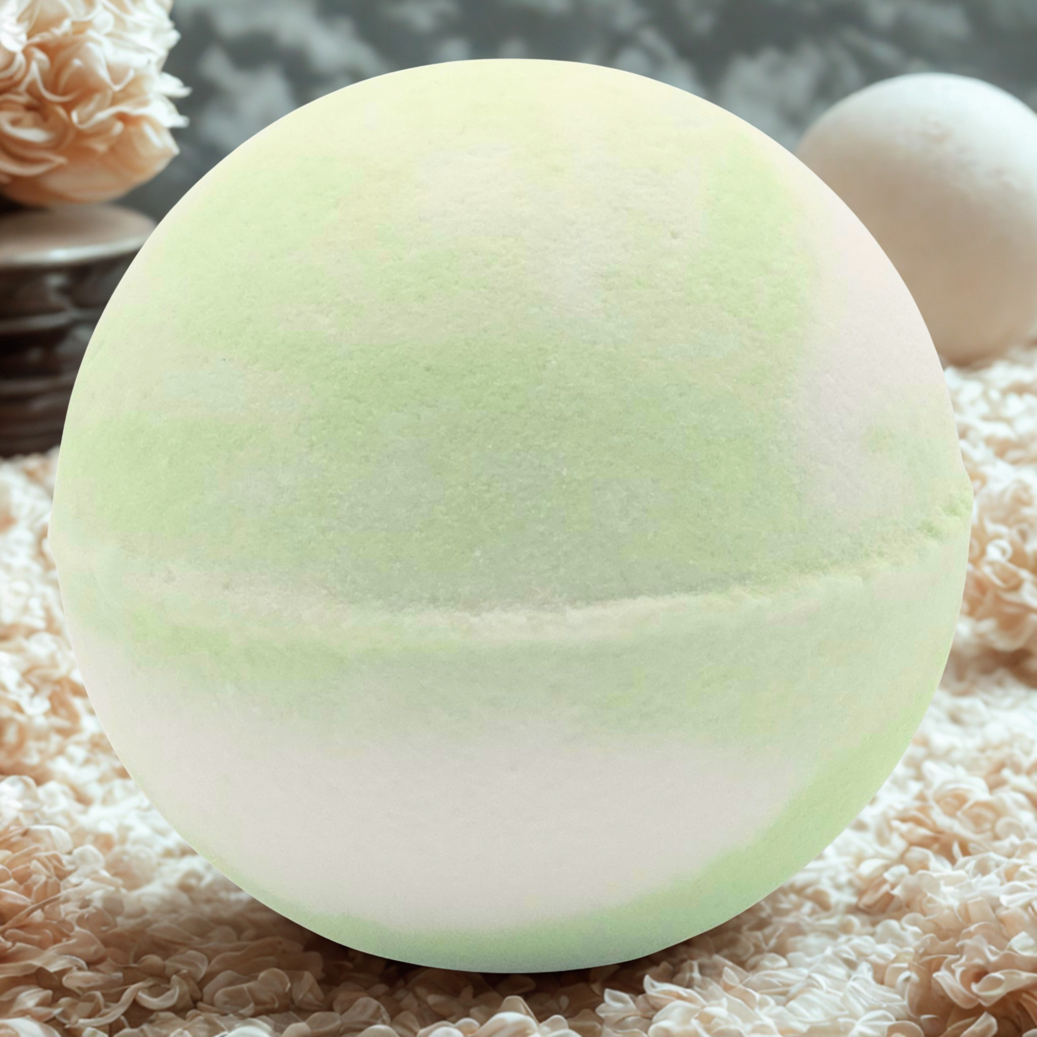Mint Eucalyptus Bath Bomb – Refreshing Bath Fizz Gift for Relaxation & Self-Care 4 oz (113 g)