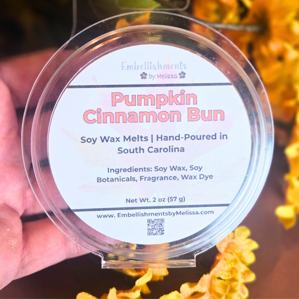 Autumn-themed soy wax melts with cozy pumpkin cinnamon bun aroma, front view.