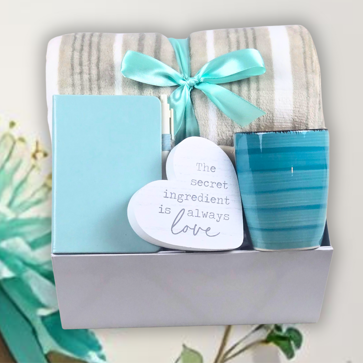 Customized Teal Themed Gift Box for Her – Blanket, Notebook, Mug & Stylish Decor