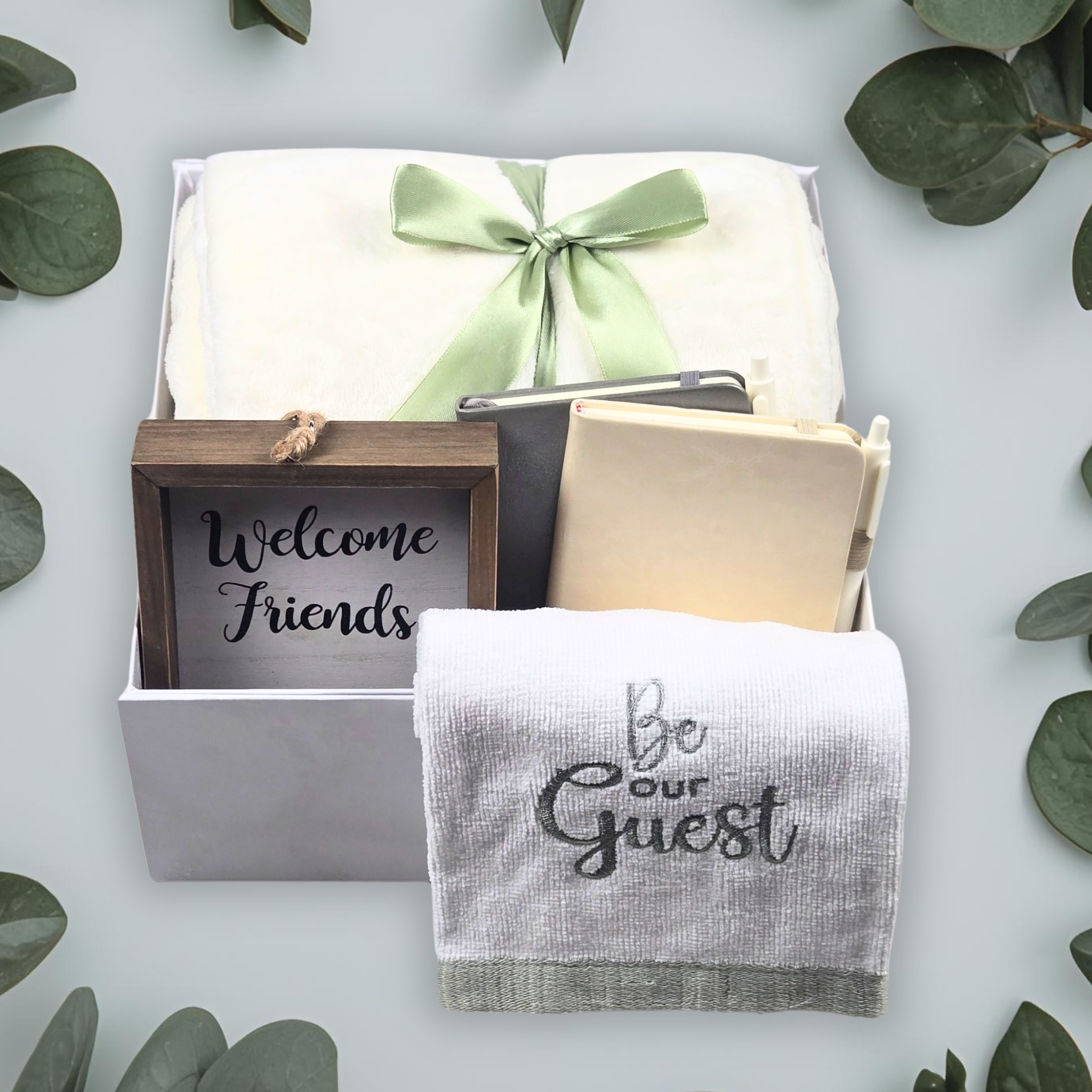 Warm & Welcoming Housewarming Gift Box – Blanket, Notebooks, and Home Decor in a Magnetic Box