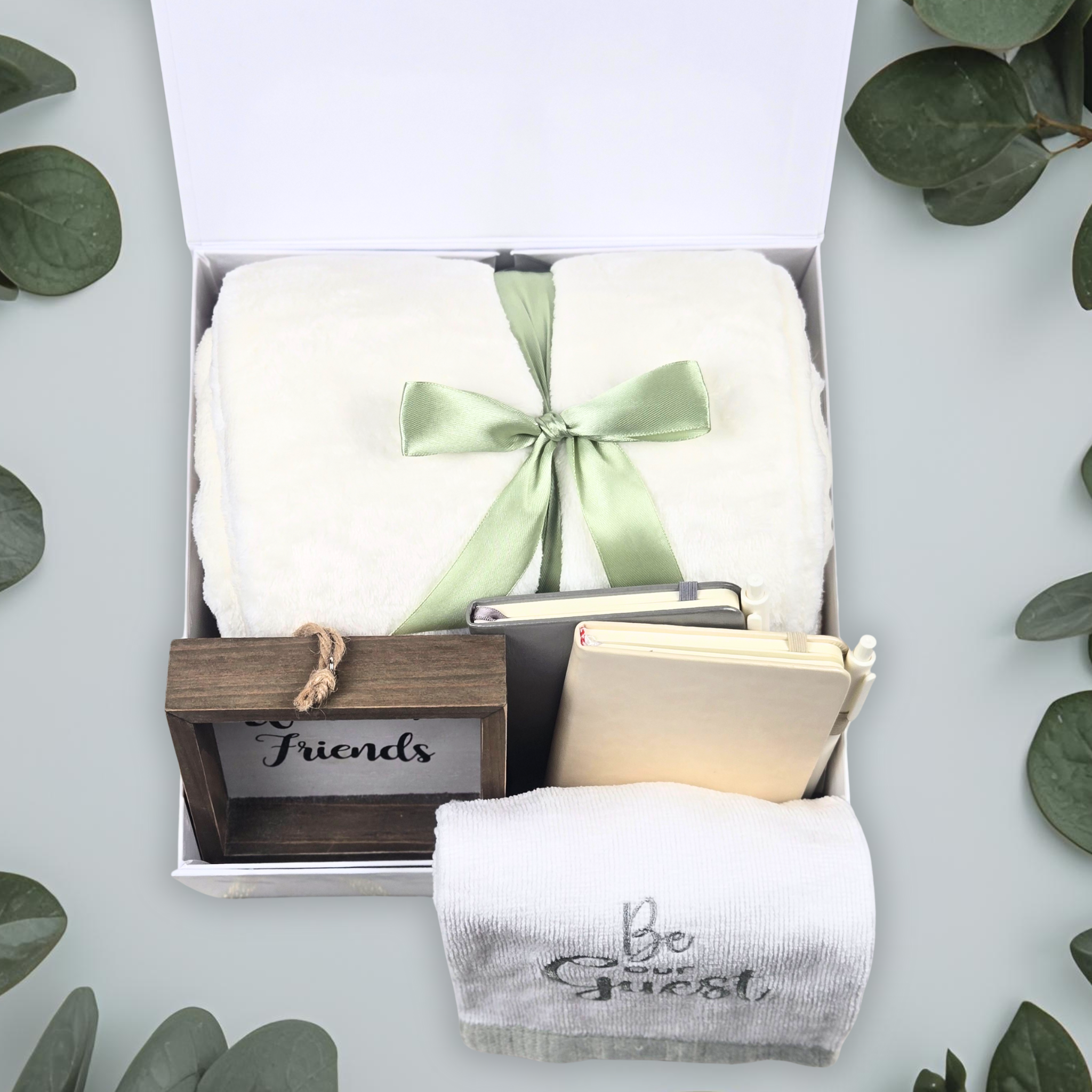 Warm & Welcoming Housewarming Gift Box – Blanket, Notebooks, and Home Decor in a Magnetic Box
