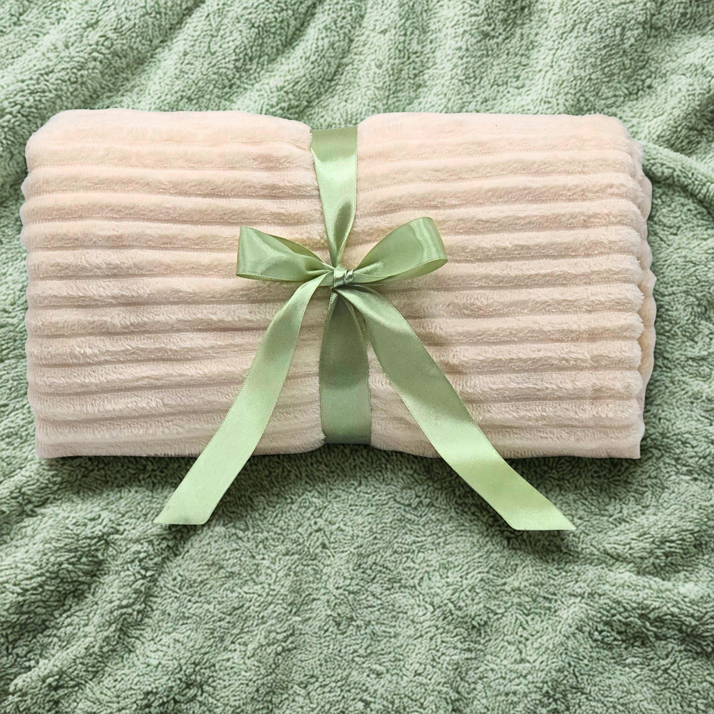 Wax Melt Warmer Gift Set for Her – Cozy Blanket, Bath & Home Spa Gift Box (Available in 3 Fragrances)