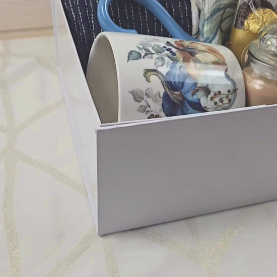 Fall gift box for her.