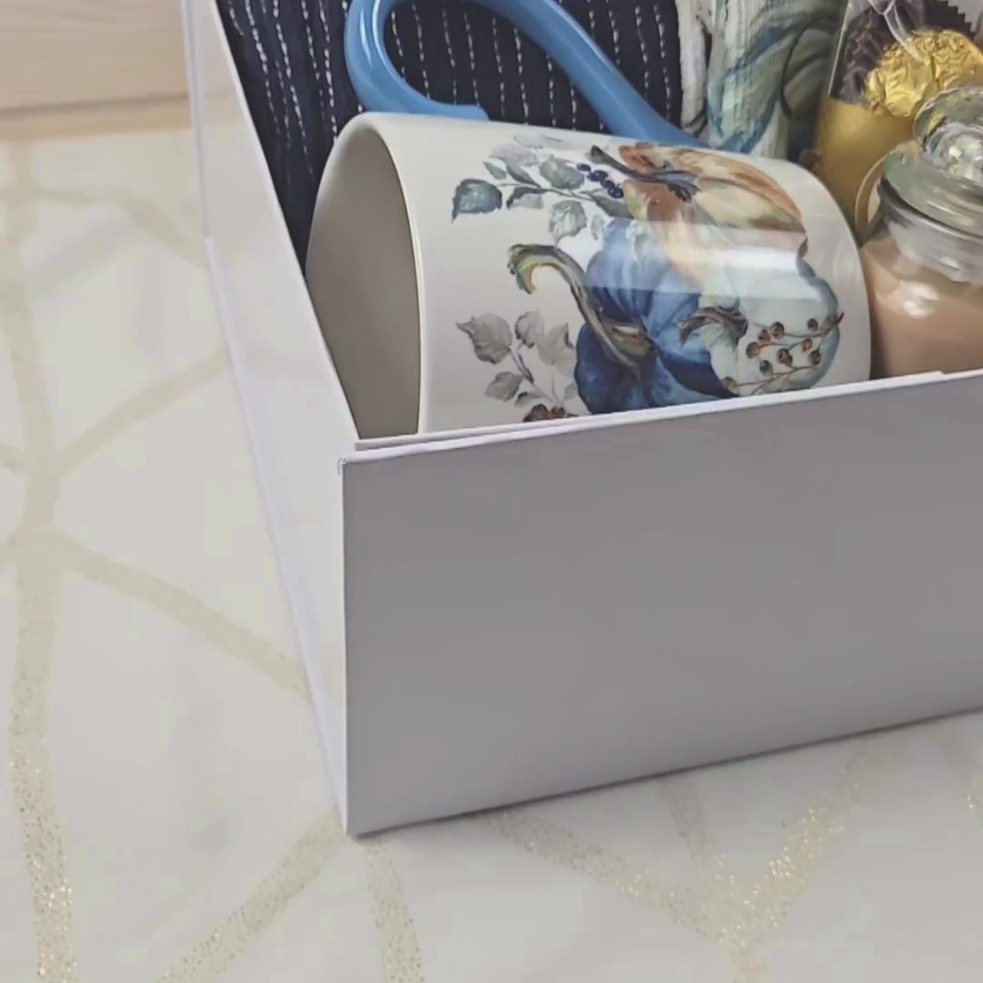 Fall gift box for her.